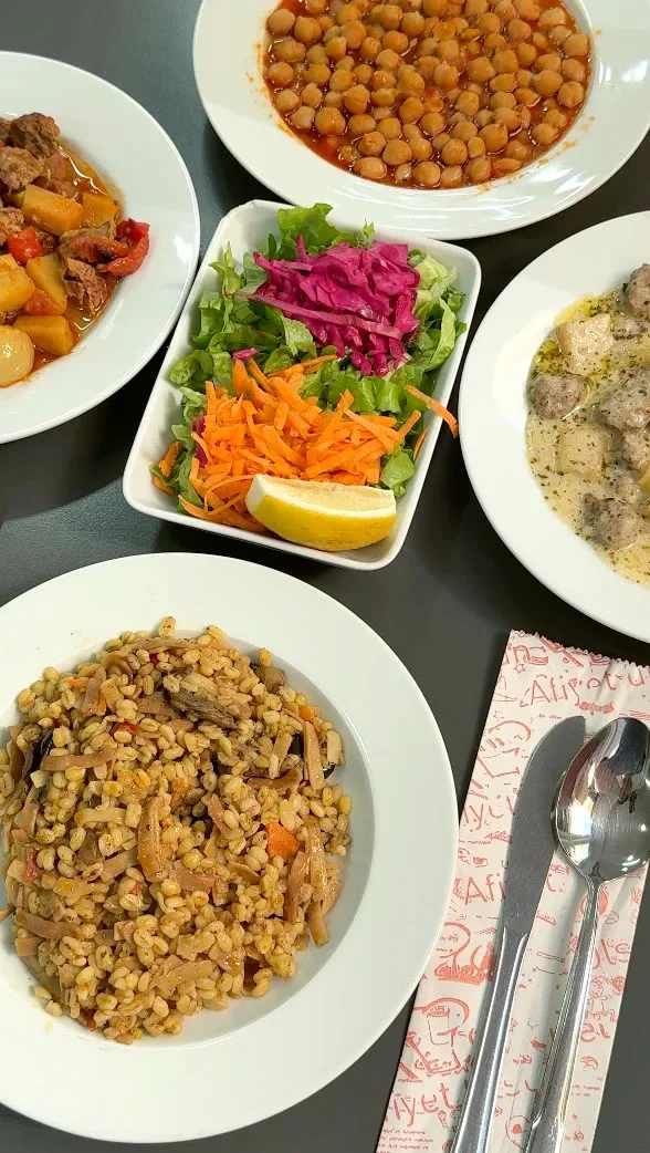 Chickpeas, stew & bulgur
